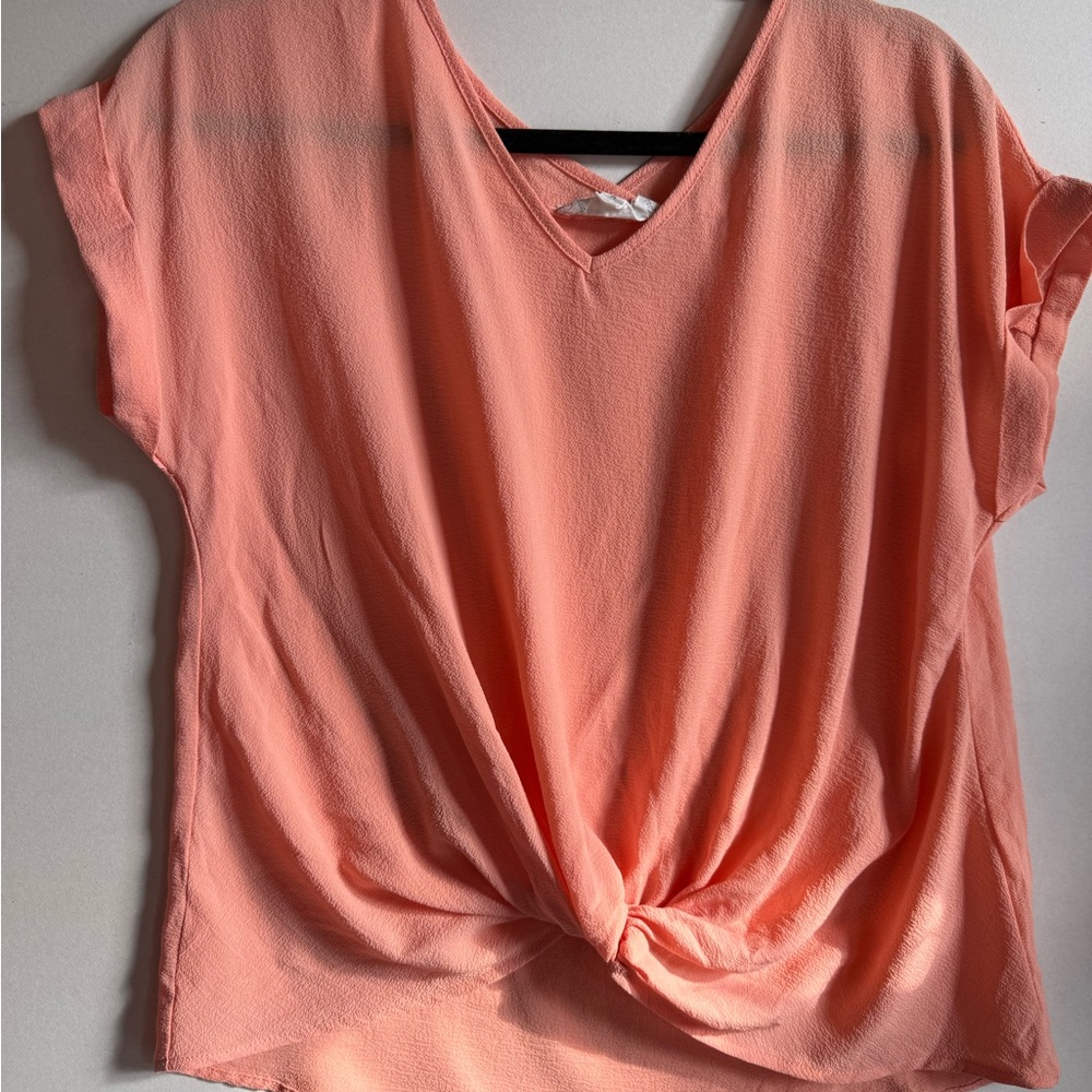 Hippie Rose Coral Twist Front Blouse size medium